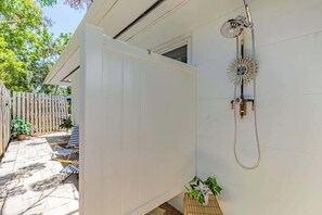 Property grounds - Siesta Keys Neighbor 5min to Beach - Entire Suite Apartment (Sarasota)