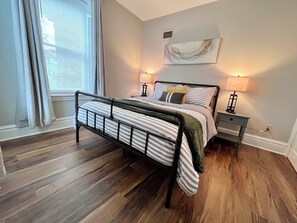 3 Schlafzimmer, Schreibtisch, Bügeleisen/Bügelbrett, kostenloses WLAN