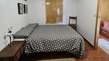 1 chambre, fer et planche Ă repasser, accĂšs Internet, draps fournis