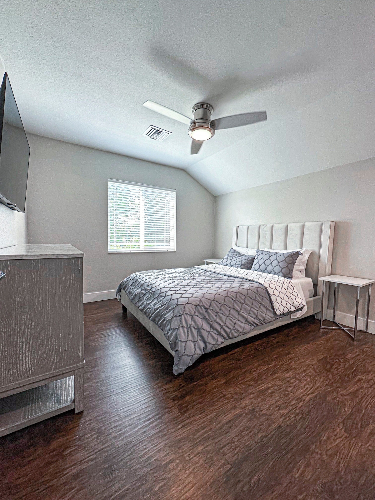 Photo 19 of Modern 5 Bed Home Near Downtown Naples/Beach!