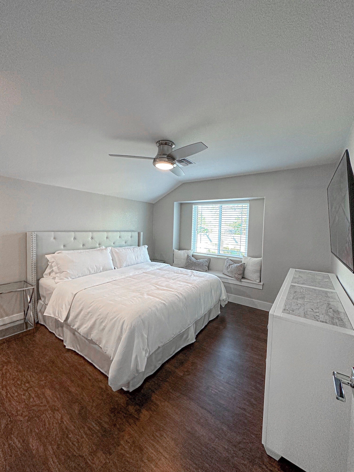 Photo 20 of Modern 5 Bed Home Near Downtown Naples/Beach!