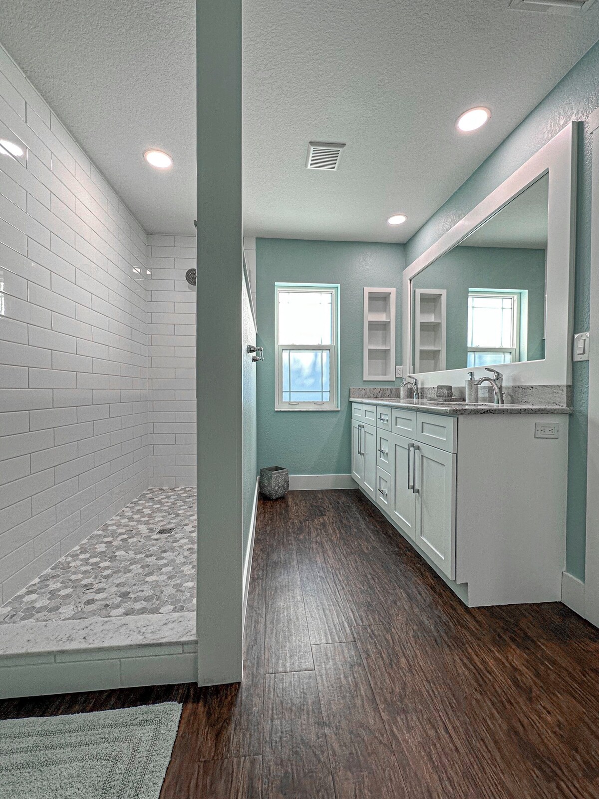 Photo 18 of Modern 5 Bed Home Near Downtown Naples/Beach!