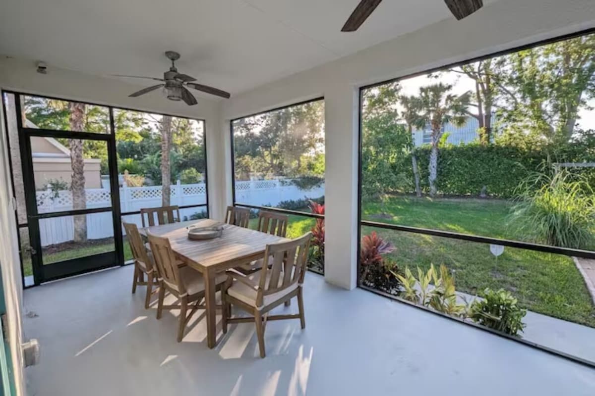 Photo 12 of Modern 5 Bed Home Near Downtown Naples/Beach!