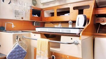 提供毛巾、廁紙