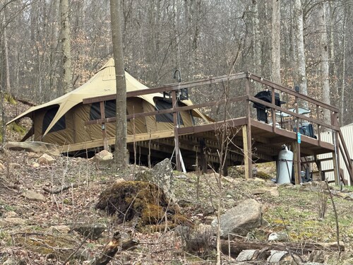 Private Yurt nestled in the heart of the country. Relaxation awaits you! 