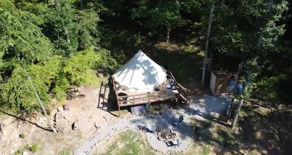 Private Yurt nestled in the heart of the country. Relaxation awaits you!