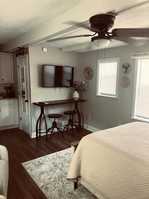 Fer et planche à repasser, Wi-Fi, literie fournie