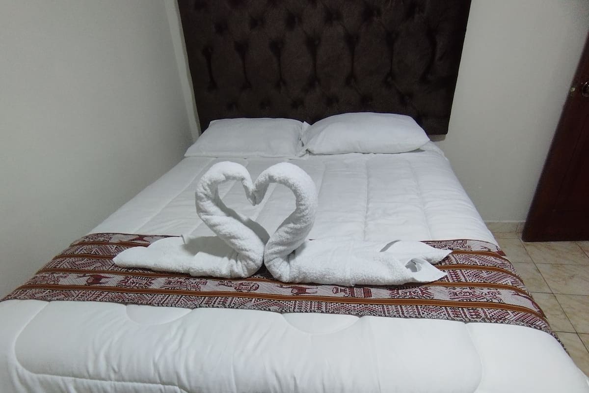 Double Room | Free WiFi, bed sheets