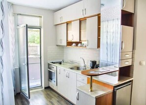 Private kitchen - Cosy Souterrain Studio Apartment - Top Centre (Varna)