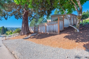 Property grounds - Red Hills Haven | King Suite, Sauna & Views (Dundee)