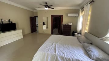 6 habitaciones, escritorio, wifi gratis y ropa de cama