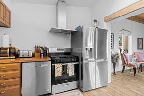 Mikrowelle, Ofen, Herdplatte, Geschirrspüler