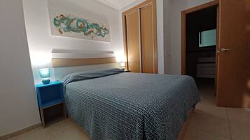 2 slaapkamers, een strijkplank/strijkijzer, wifi, beddengoed