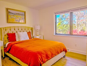 4 chambres, bureau, fer et planche Ă repasser, lit parapluie