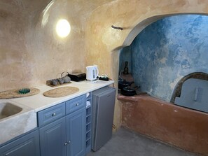 Frigorifero, forno, piano cottura, lavastoviglie