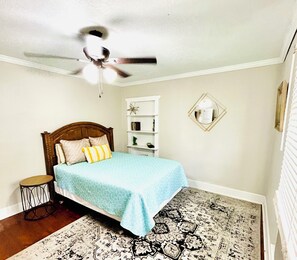 2 bedrooms, desk, travel cot, free WiFi - Quiet ranch retreat full of rustic vintage charm! Located off I-40/Old Rt 66 (Sayre)