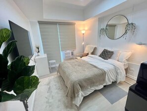 1 bedroom - Light and Airy Staycation Studio in Azure North
(San Fernando)