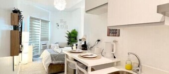 Instaworthy High Ceiling Staycation Studio @ Azure