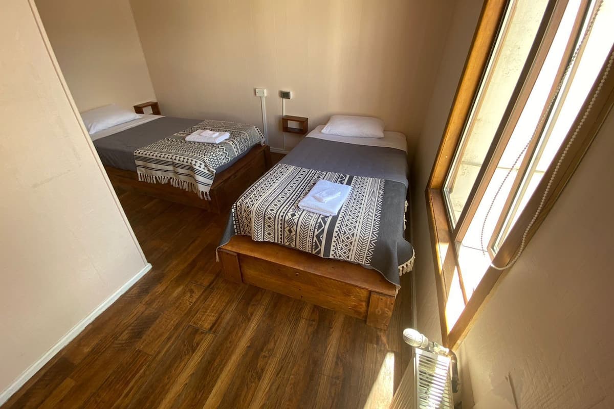 Chambre Supérieure avec lits jumeaux, salle de bains attenante