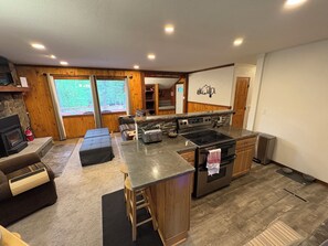 Interior - 7 Person HOTTUB & BARREL SAUNA (Idaho Springs)