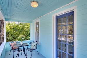 Outdoor dining - The Cottage by Anna Maria Island (Bradenton)
