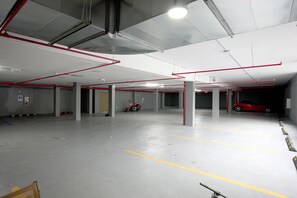 Accessible parking - Hotel Liberty Inn & Suites - JFK  (Jamaica)