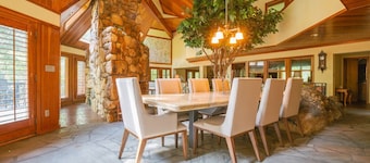 Spacious, private, in nature near town