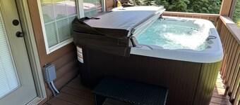 Cabin close to Helen and Water