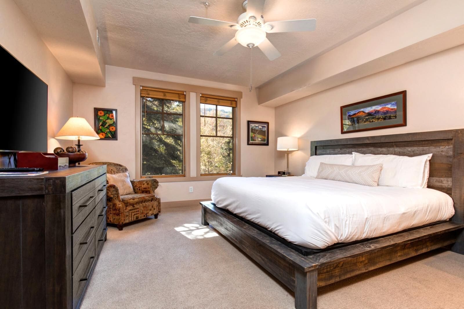 3 habitaciones, decoración personalizada y muebles diferentes 