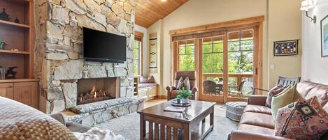 Condo (3 Bedrooms) | Front of property