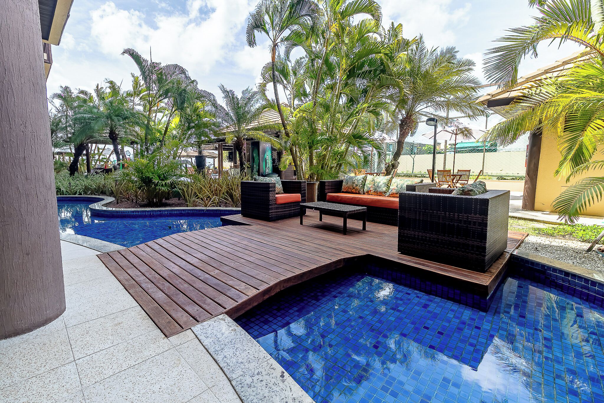 3 outdoor pools, pool umbrellas, pool loungers