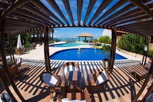 Apartamento | Piscina | 3 piscinas externas, guarda-sóis, espreguiçadeiras