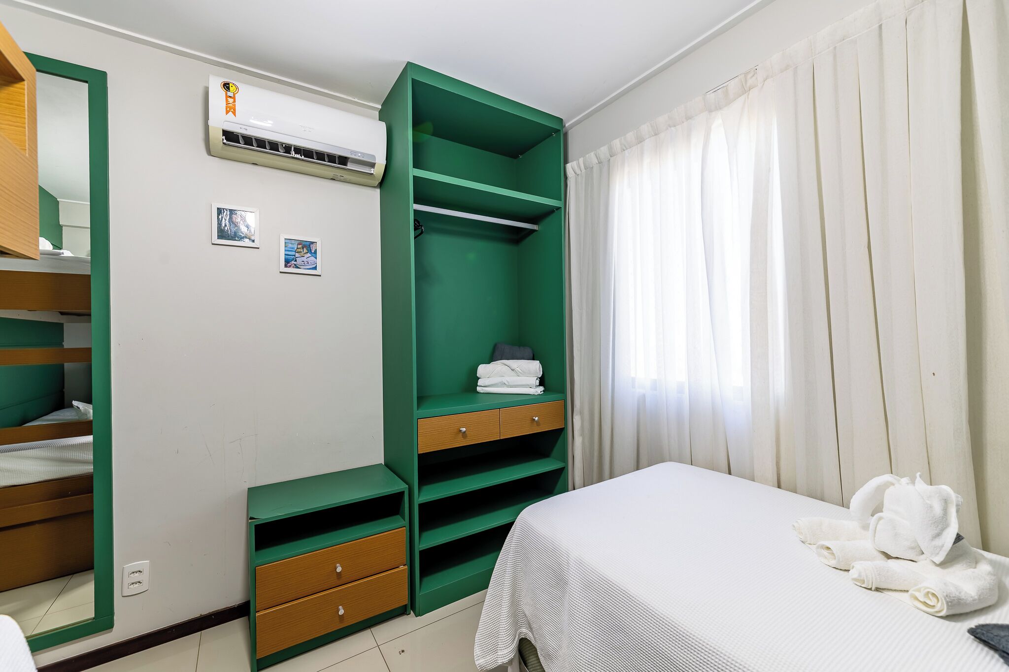 2 bedrooms, premium bedding, individually decorated