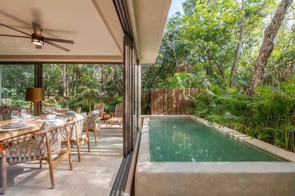 Outdoor dining
