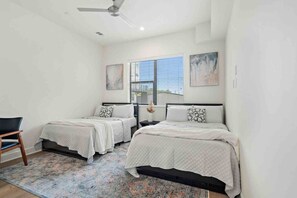 2 bedrooms, desk, iron/ironing board, free WiFi