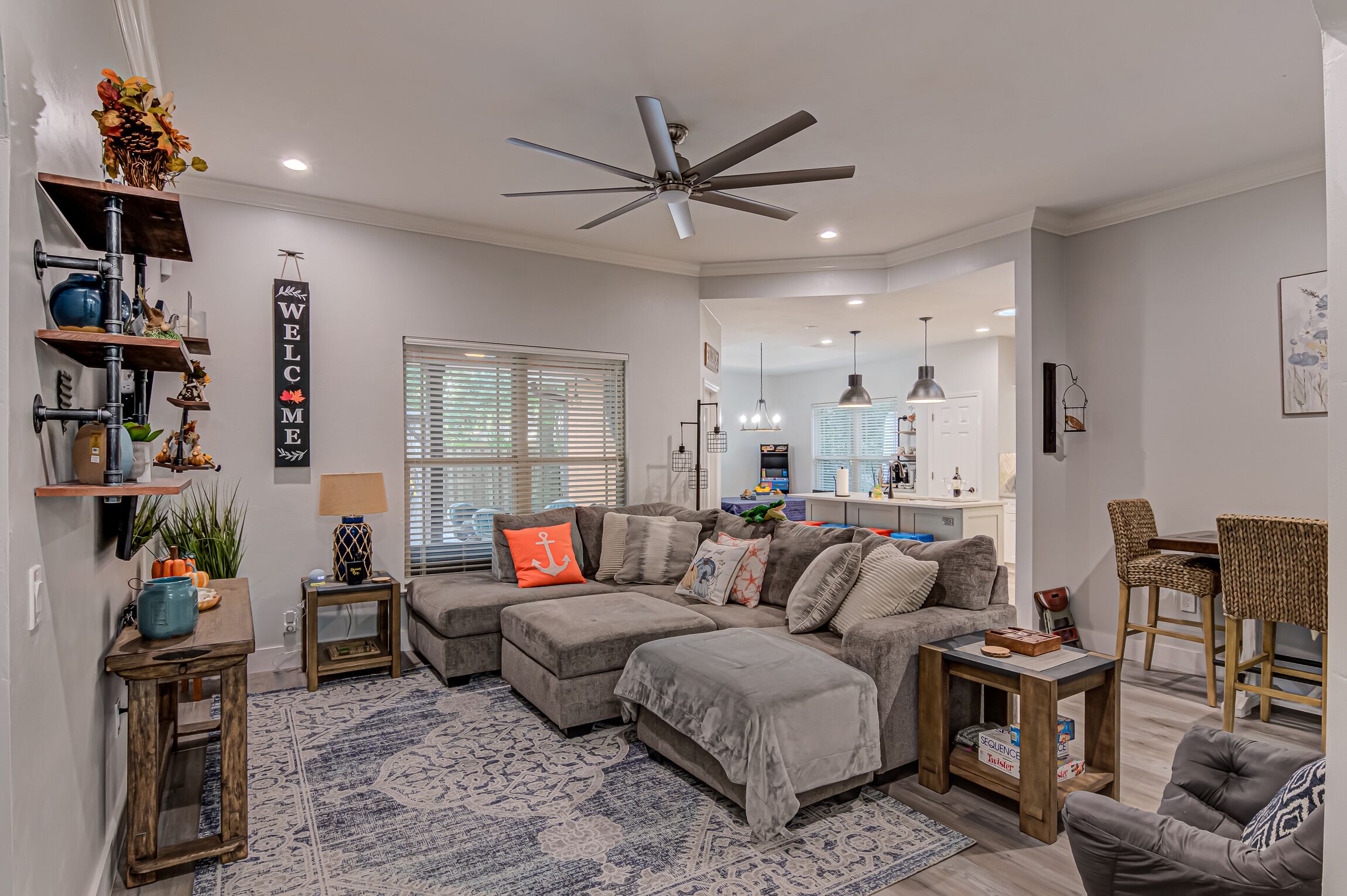 Renovated & Homey!🐊Walk to Campus!🏈Beautifully renovated-Organic Mattresses
