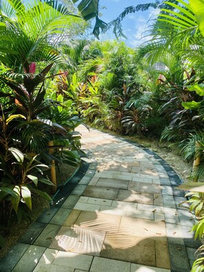 ملاءات من القطن المصري وأغطية فراش متميزة وألحفة محشوة بالريش