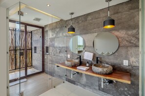Comfort Apartment | Bathroom | Shower, rainfall showerhead, hair dryer, towels - Adora Tulum (Tulum)