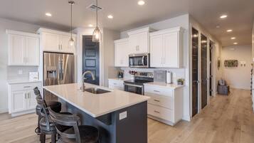 House, Multiple Beds (Mert's Place) | Private kitchen