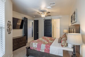 House, Multiple Beds (Mert's Place)