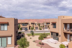 Exterior - Poolside Palisades (St. George)