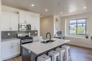 Private kitchen - Poolside Palisades (St. George)