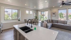 Villa, plusieurs lits (Poolside Palisades) | Cuisine privée