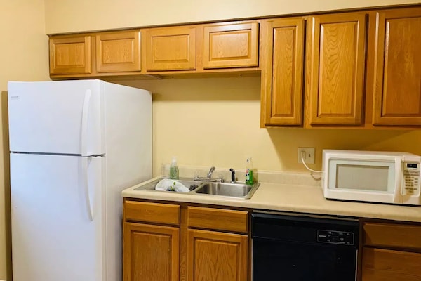 Frigorífic, microones, forn i placa de cuina