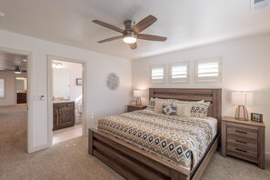 House, Multiple Beds (Desert Rose Getaway)