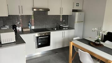 ダイニングテーブル