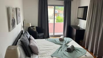 2 bedrooms, iron/ironing board, free WiFi, bed sheets