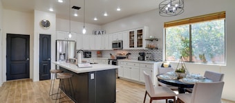 14 Mi to Dtwn: Tucson Escape w/ Patio!