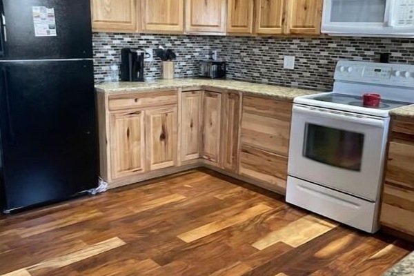 Frigorifero, microonde, forno, piano cottura