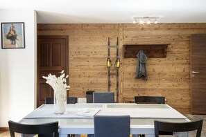 Dining - Located in the town center with ski deposit in front of ski bus. (Valtournanche)